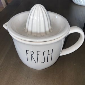 Rae Dunn lemon juicer